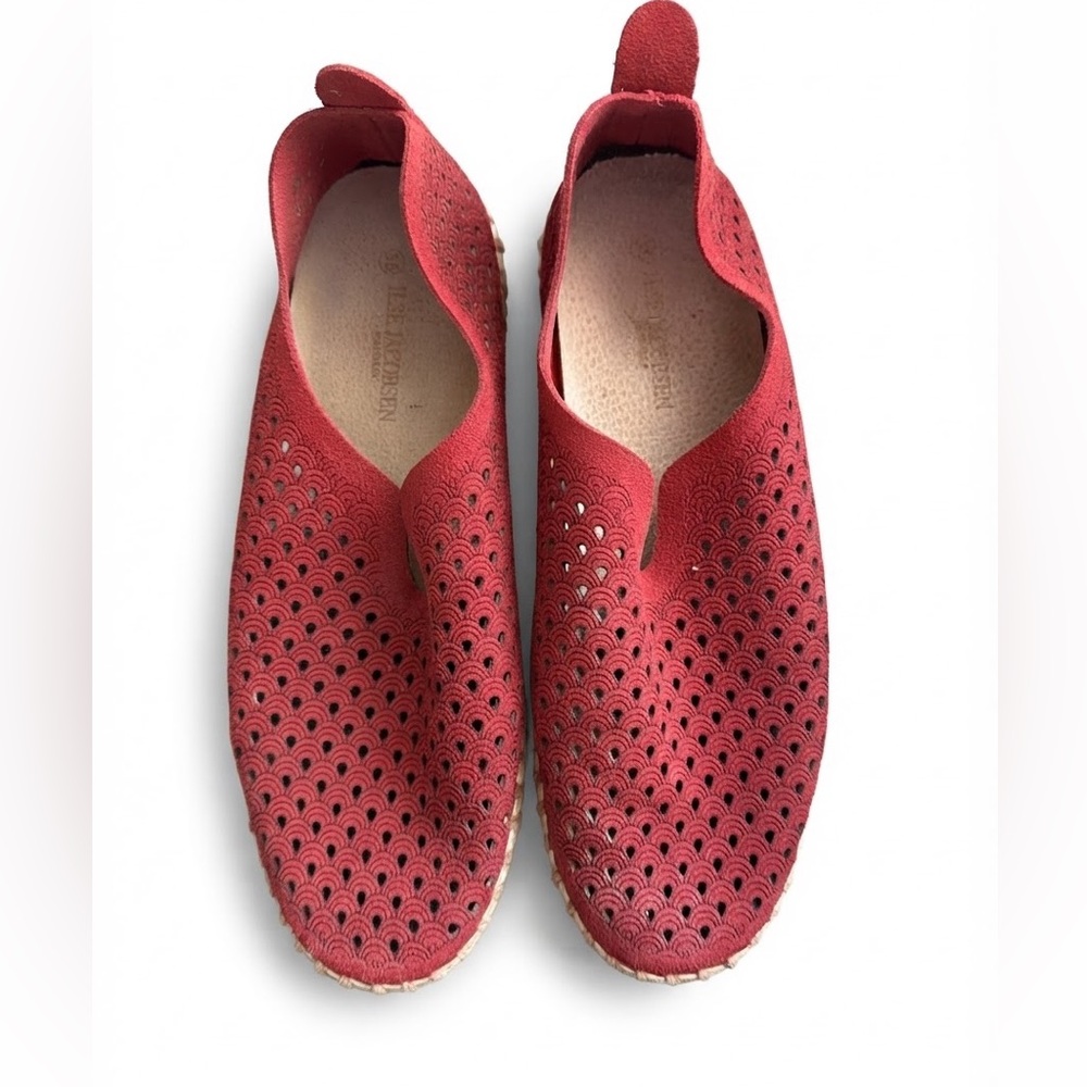 Ilse Jacobsen Tulip 139 Perforated Slip-On Flats - Red - Size 38